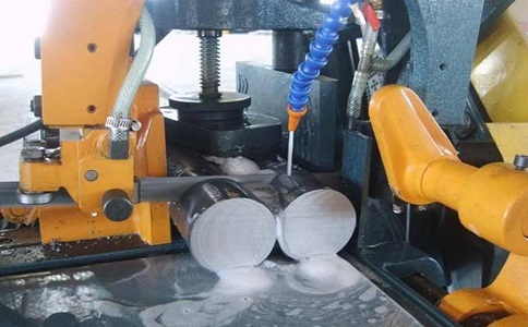 洪湖卧式带锯床的送料方式有哪几种？